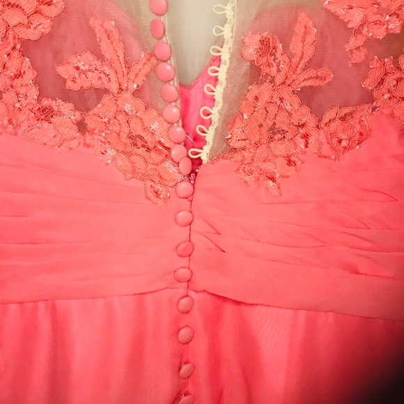 Custom Made Gown Never Worn - Picture 5 of 6